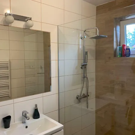 Tolarova Apartman Pardubice Exterior foto