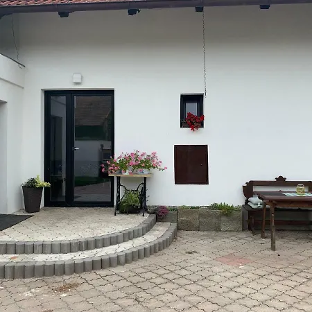 Tolarova Apartman Pardubice Exterior foto